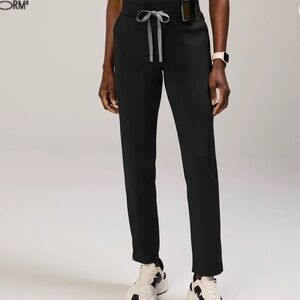 Figs Tena FORMx slim tapered pants Black